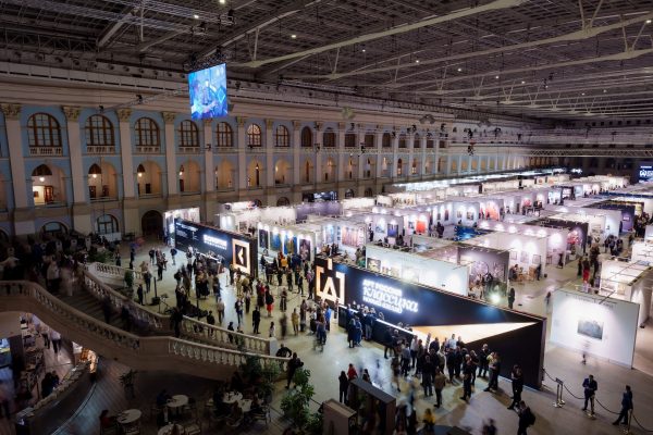 «Арт Россия» собрала академическое искусство в Гостином дворе